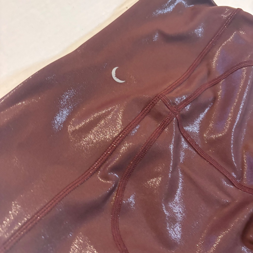Zyia Active Plum Metallic High Waisted Leggings Side Pockets Size 8-10 Medium